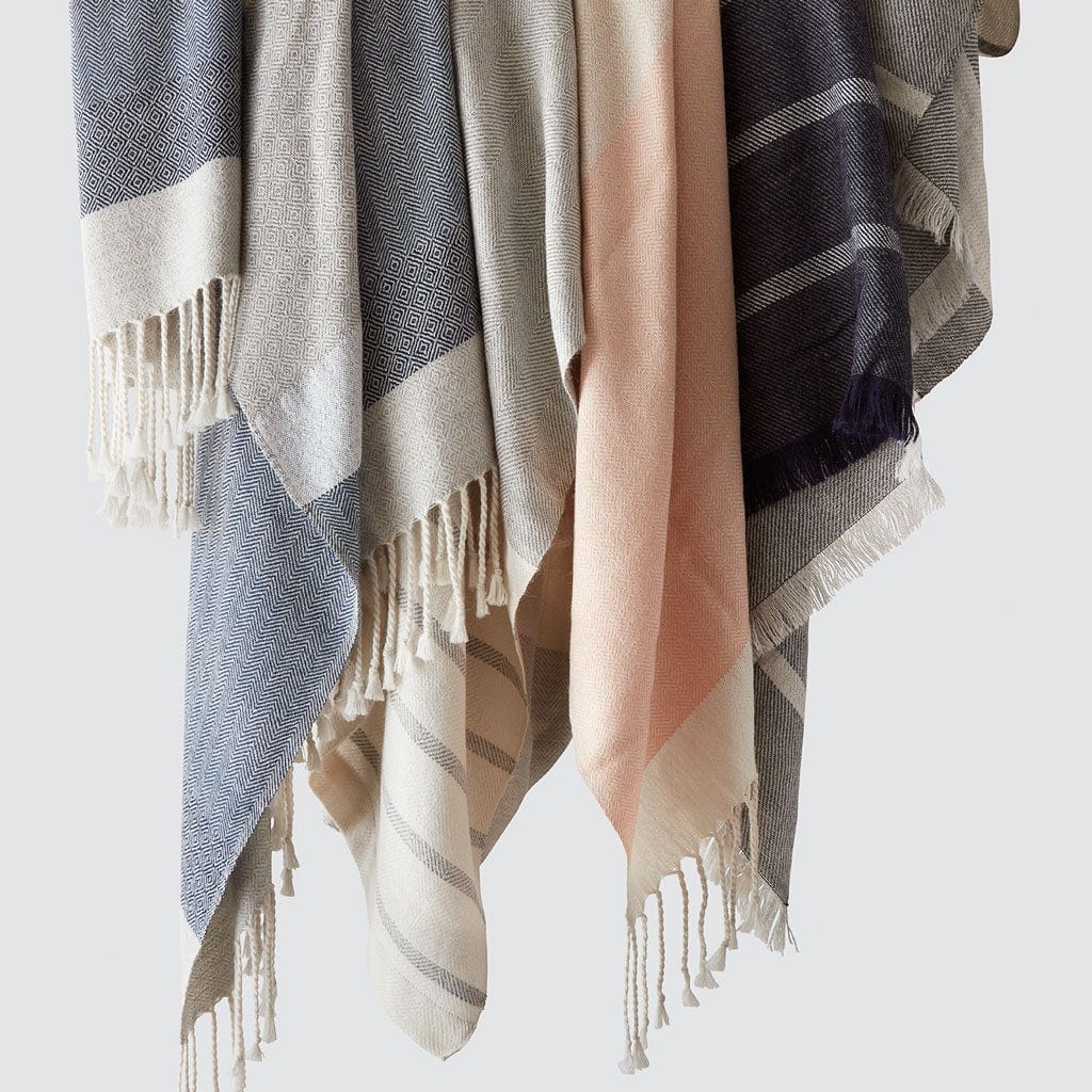Cascada Alpaca Throw - Image 8