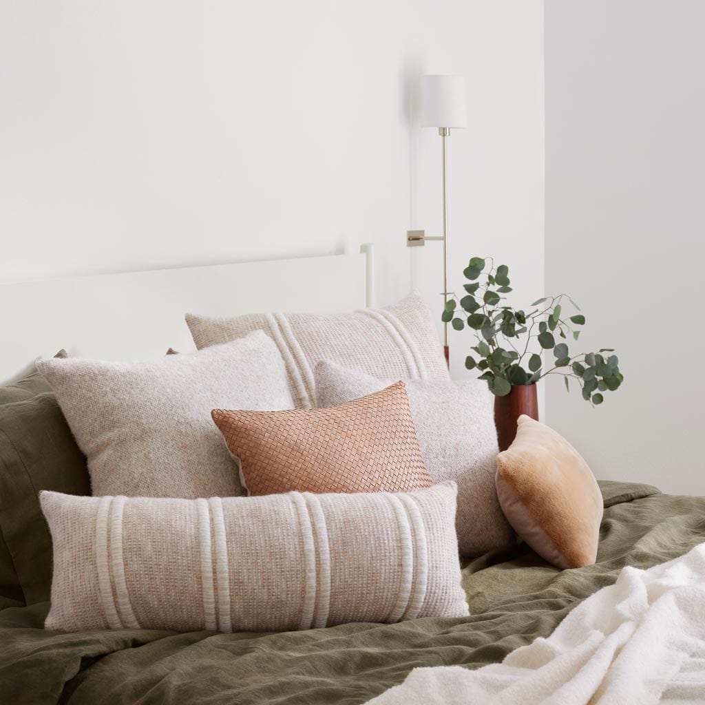 Contigo Lumbar Pillow - Image 5