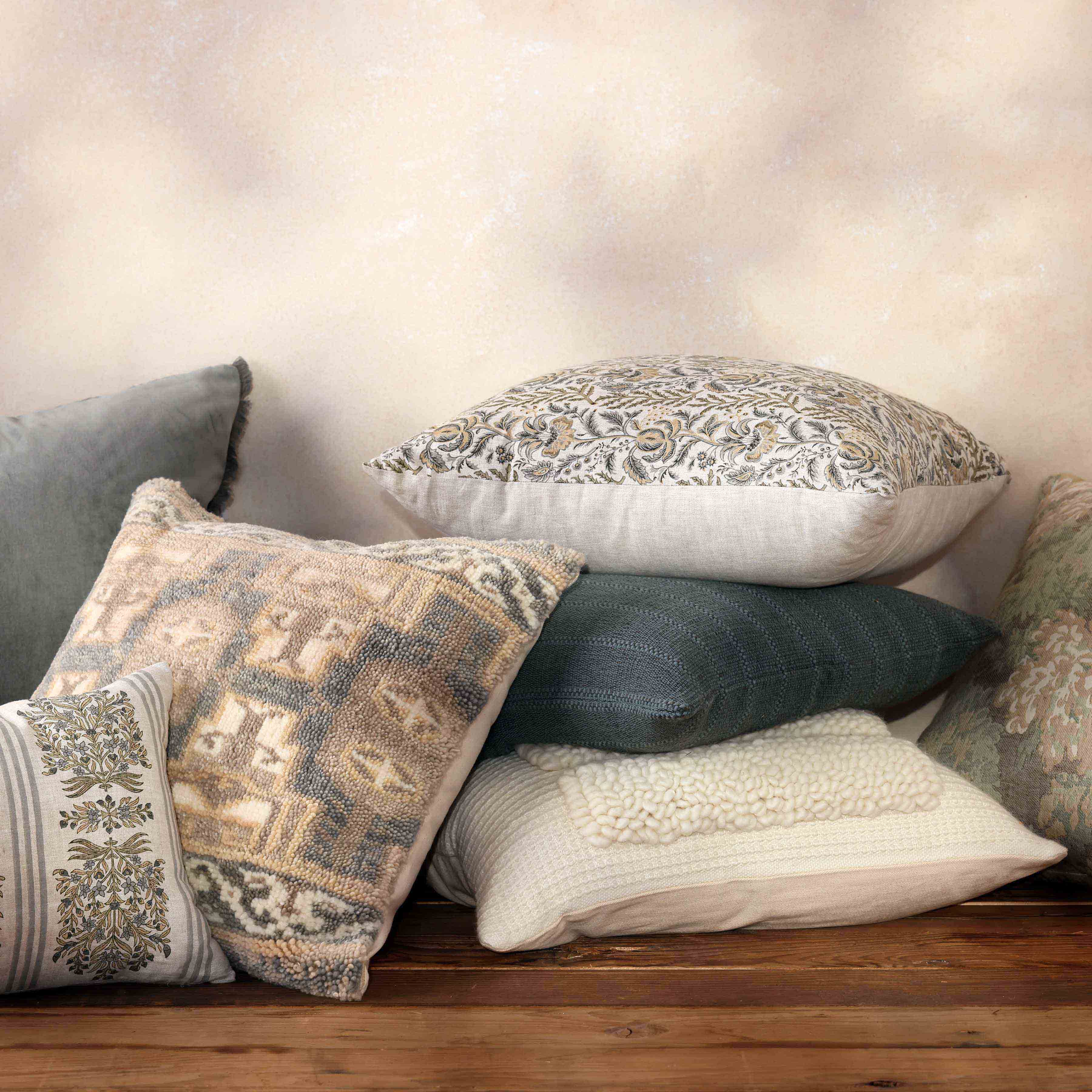 Daphne Pillow - Image 13