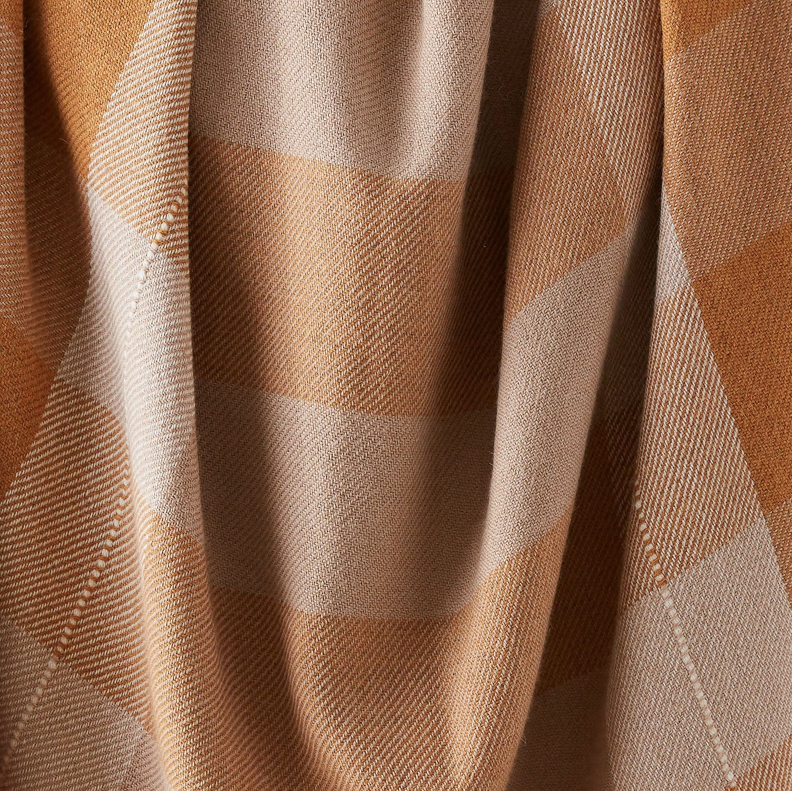 Esperanza Alpaca Throw - Image 4