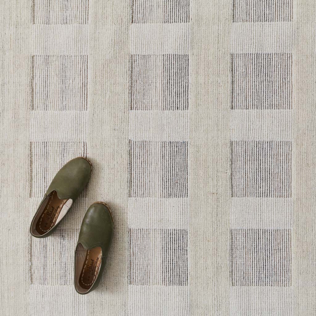 Gamini Handwoven Area Rug - Image 2