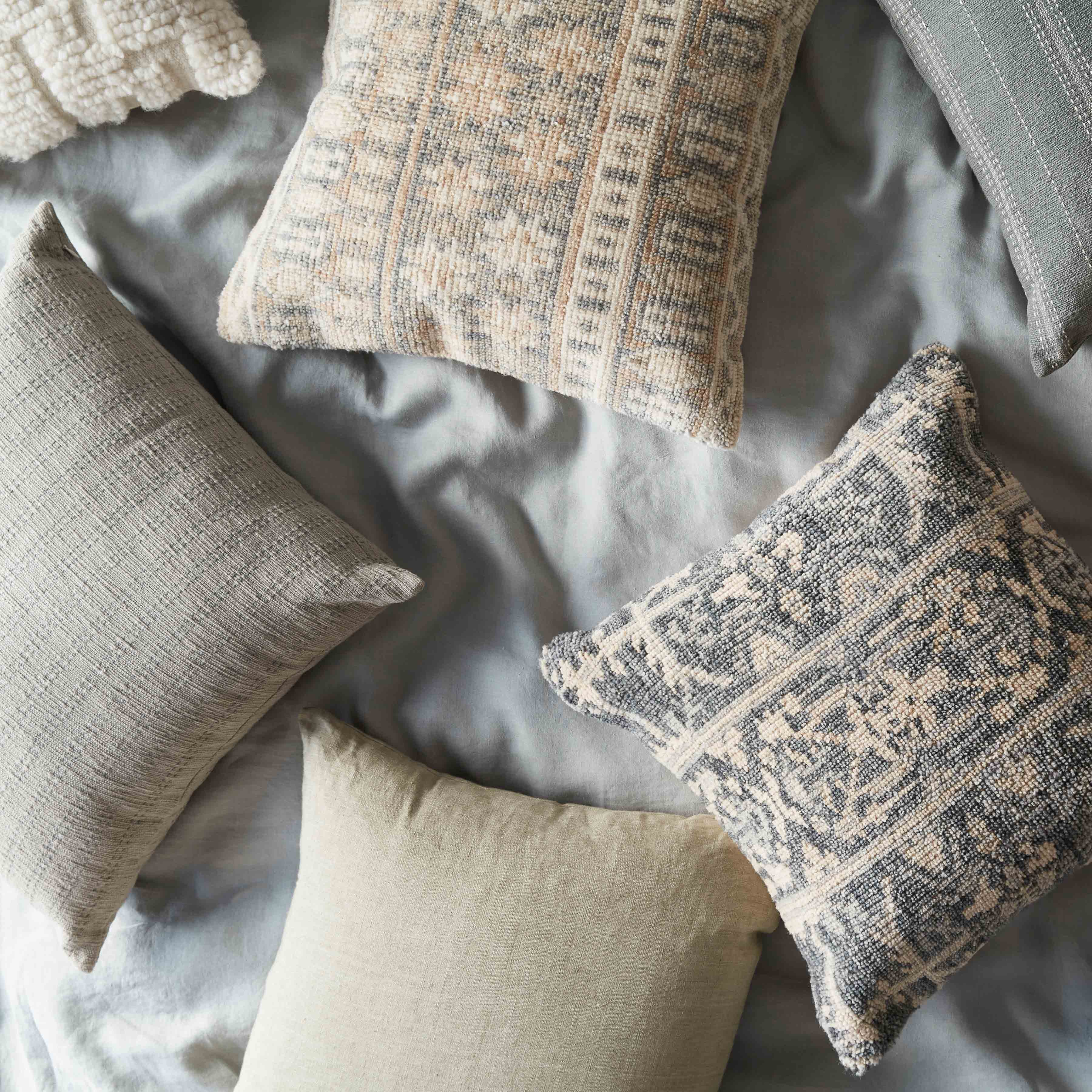 Jhara Pillow - Image 6