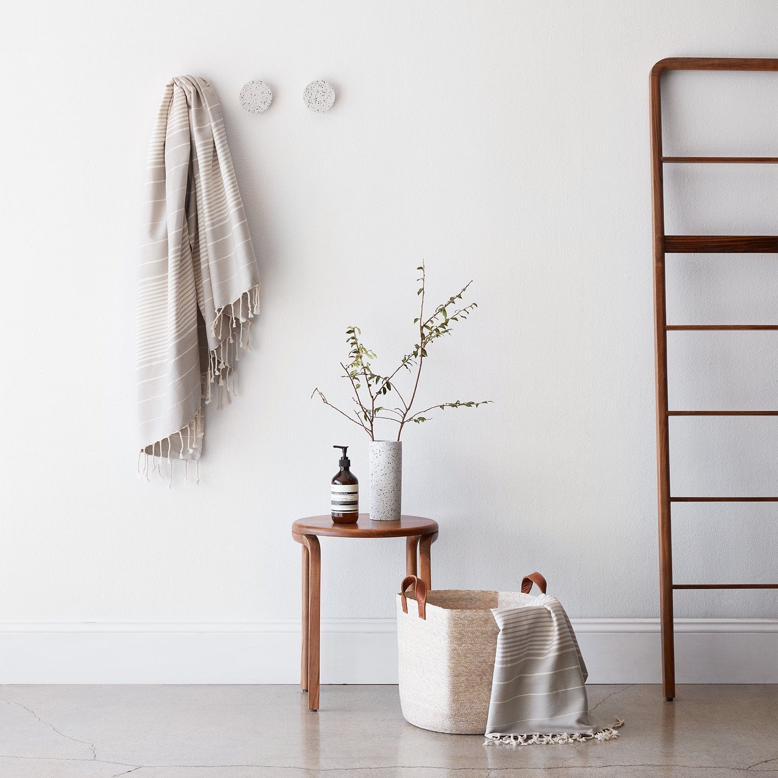 Kambas Ladder - Teak - Image 4