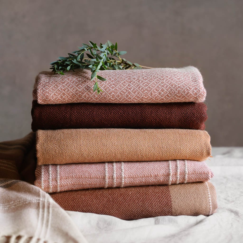 Lirio Alpaca Throw - Image 27
