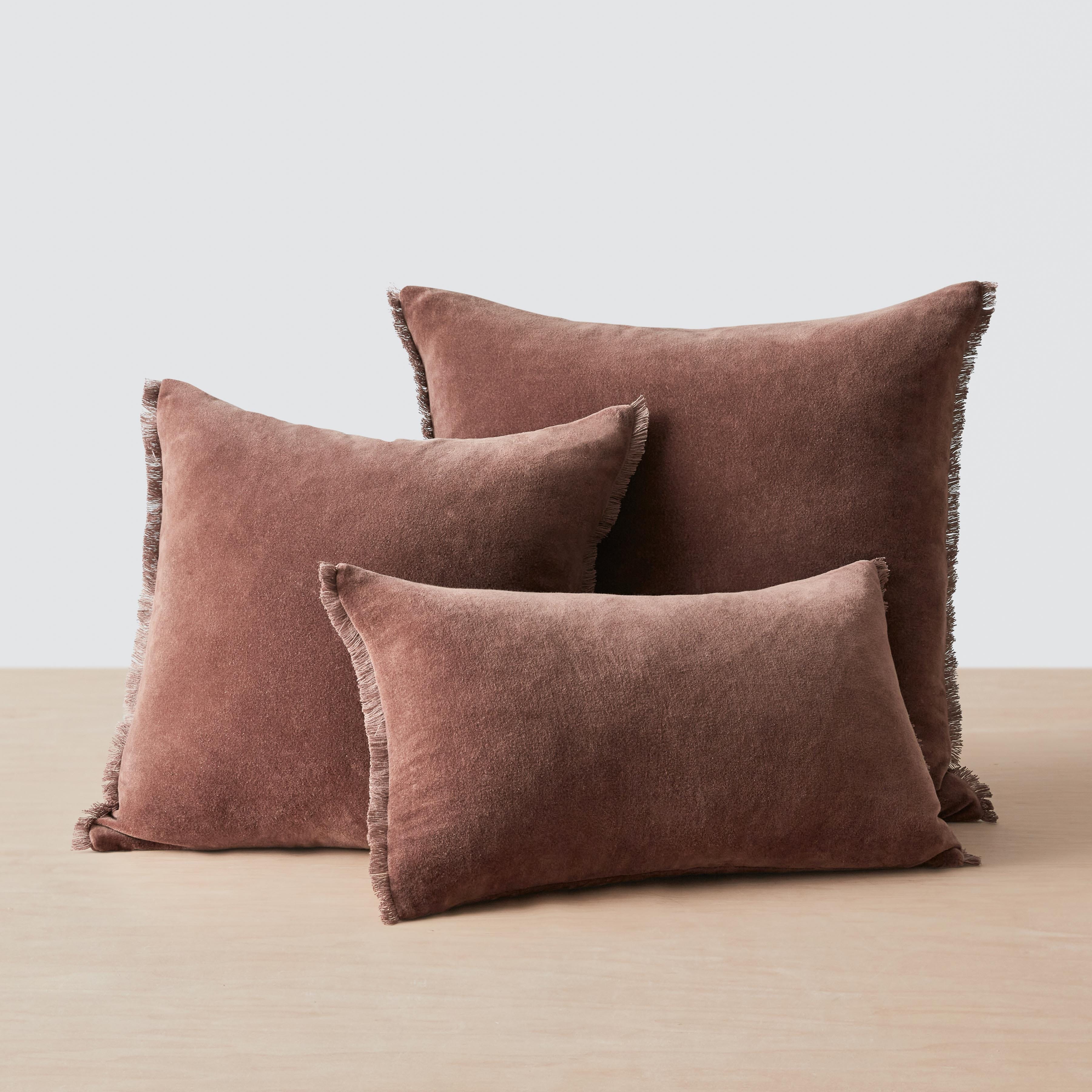 Naveta Velvet Pillow - Image 24