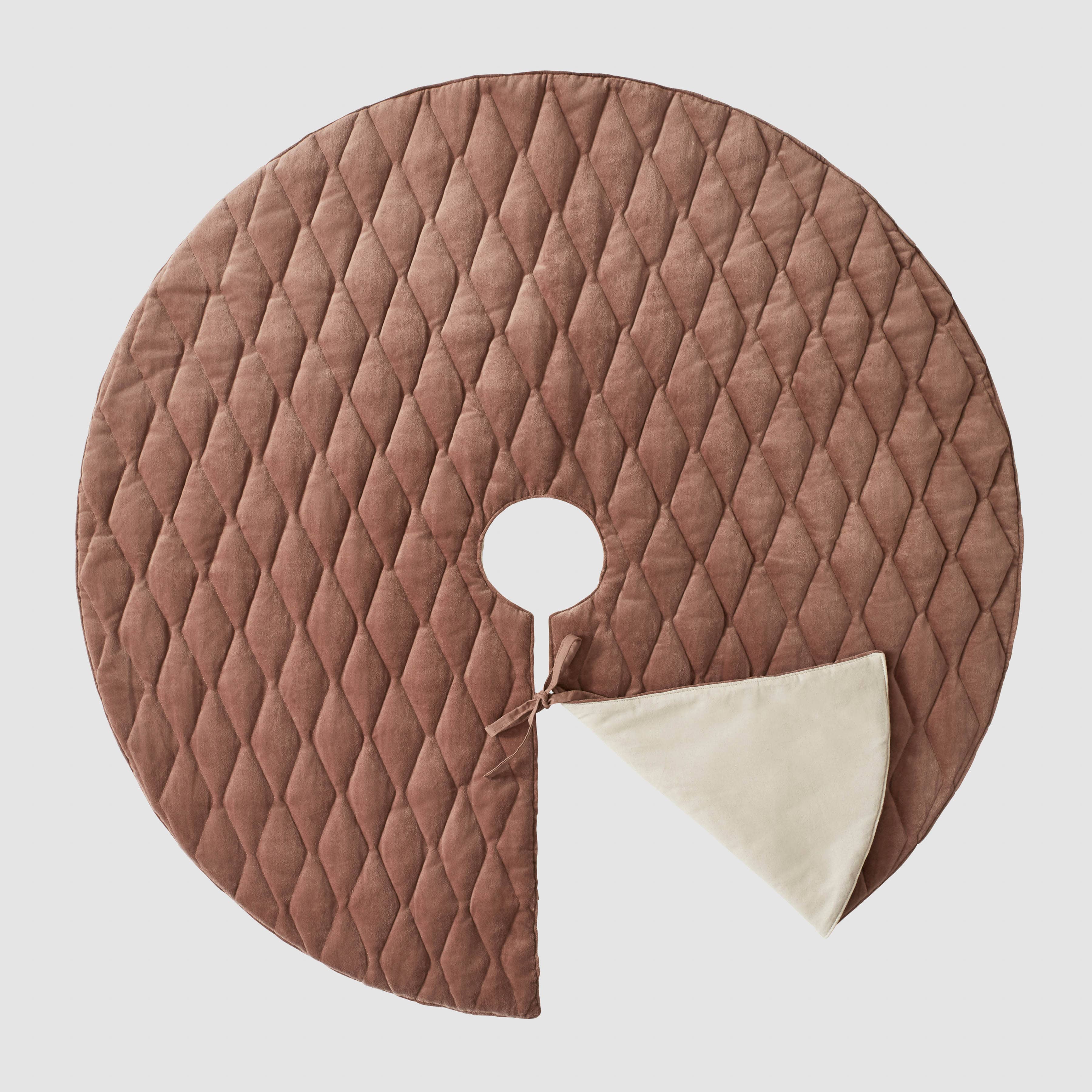 Naveta Velvet Tree Skirt - Image 4