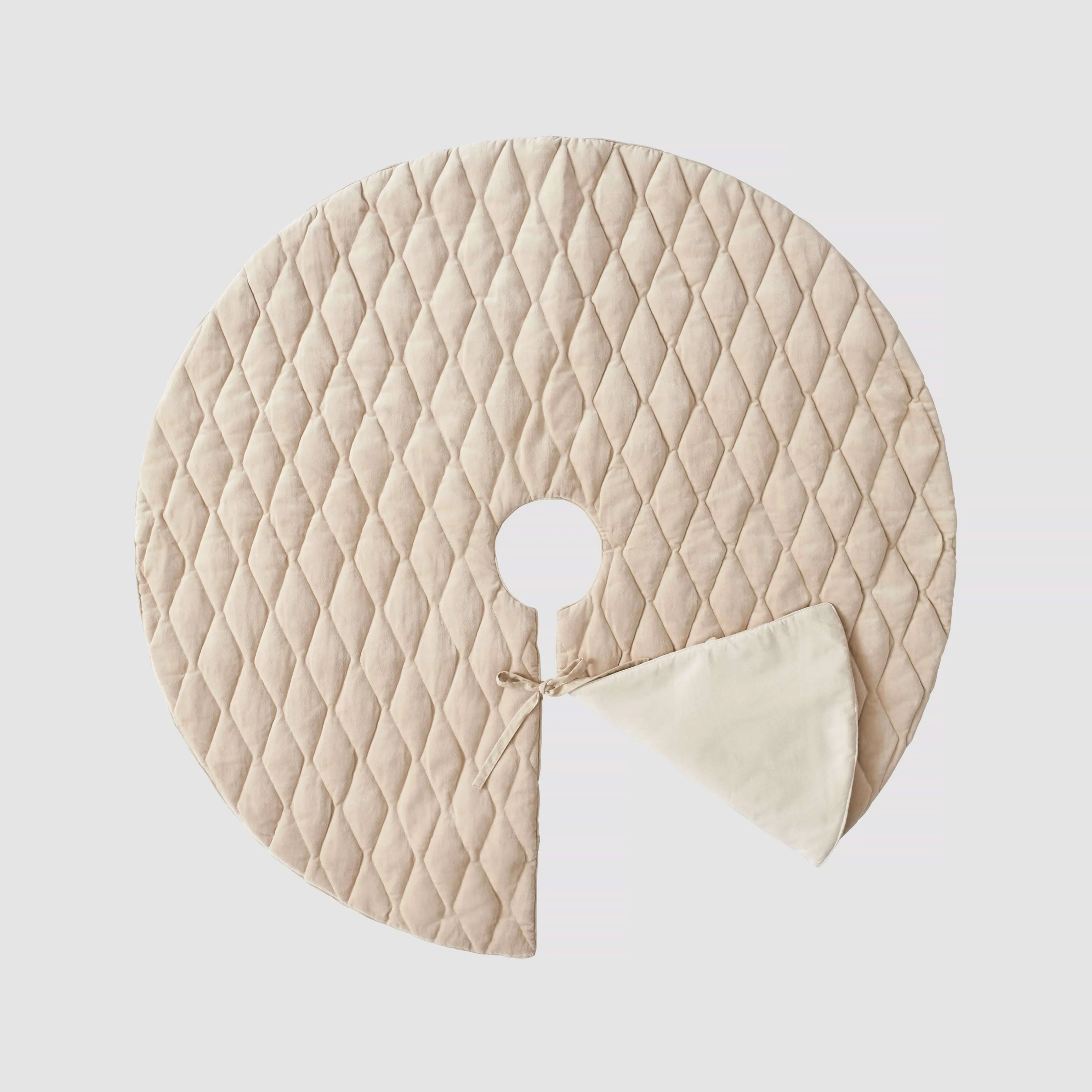 Naveta Velvet Tree Skirt - Image 6