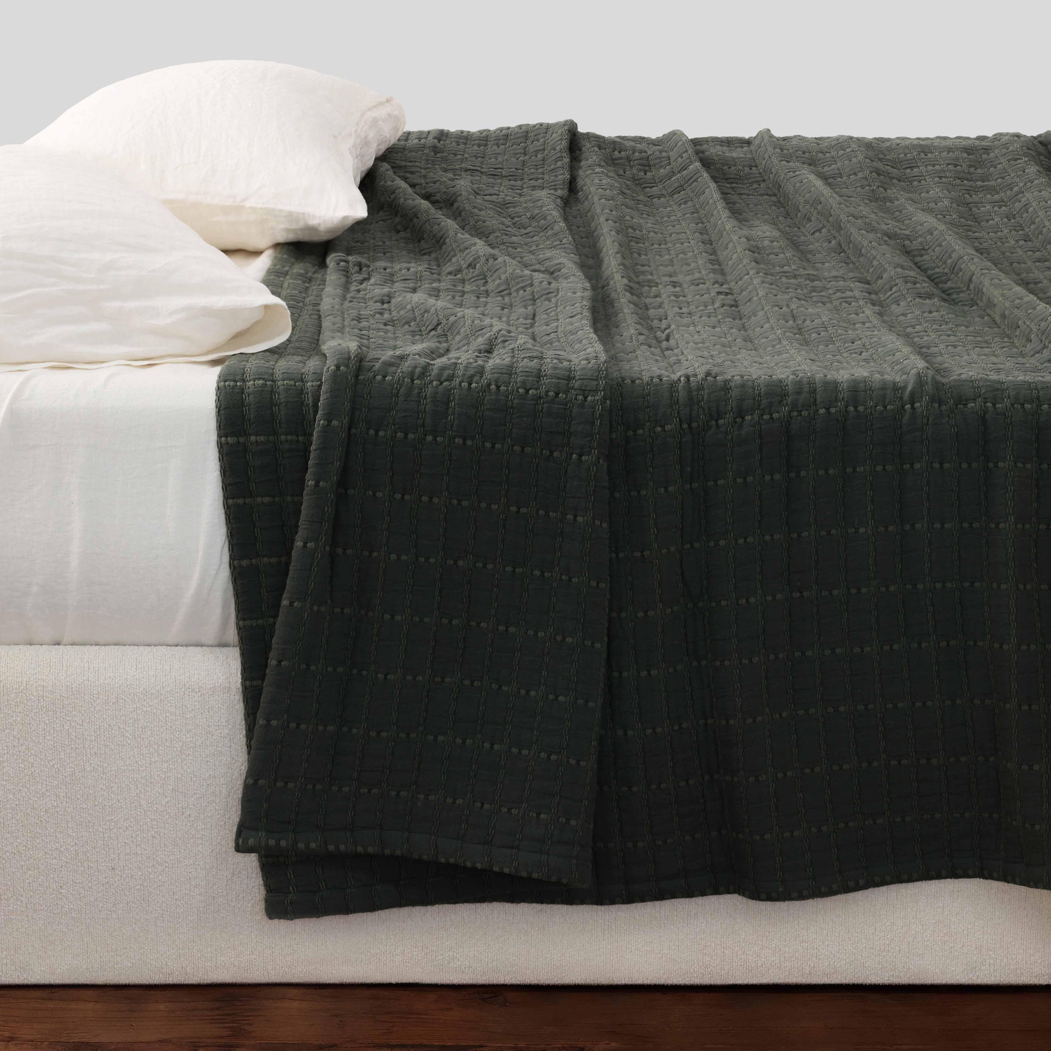 Naya Organic Cotton Quilted Bed Blanket - Image 17
