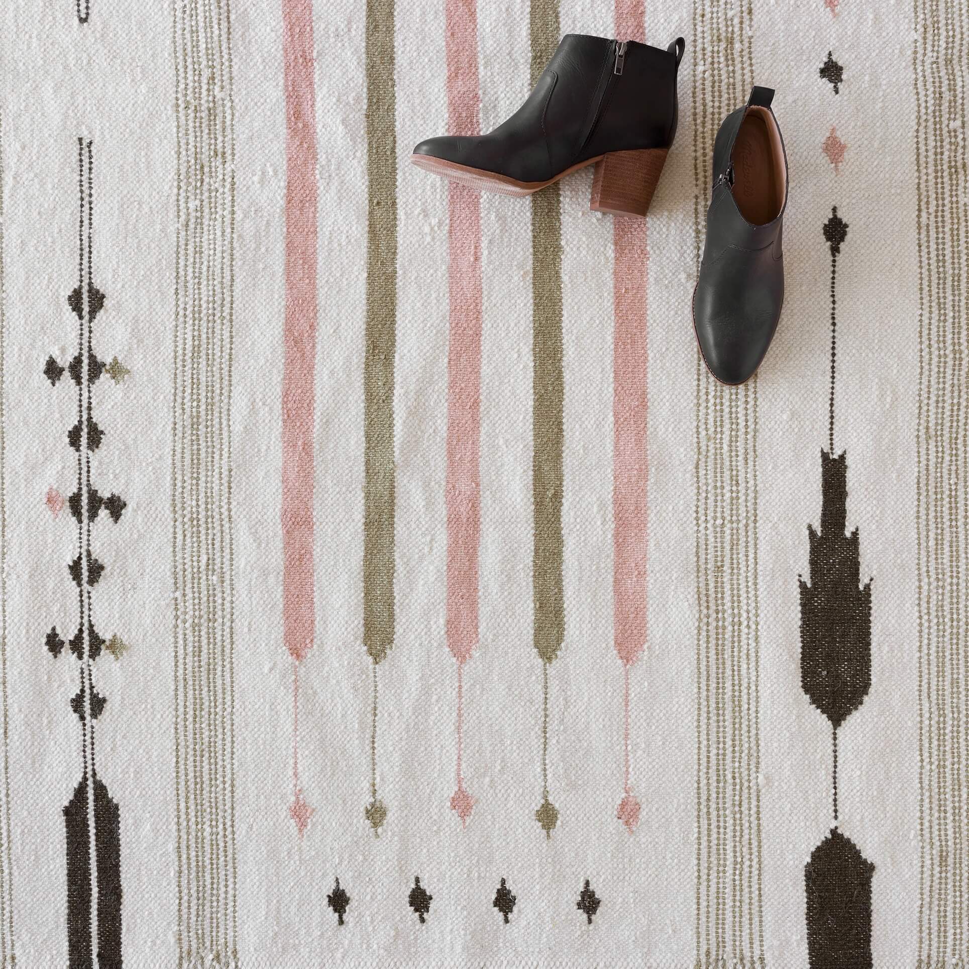 Savera Handwoven Area Rug - Image 3