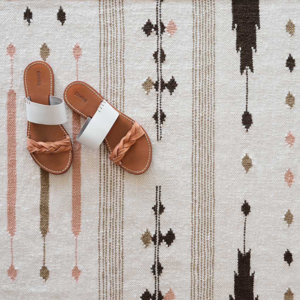 Savera Handwoven Area Rug - Image 7