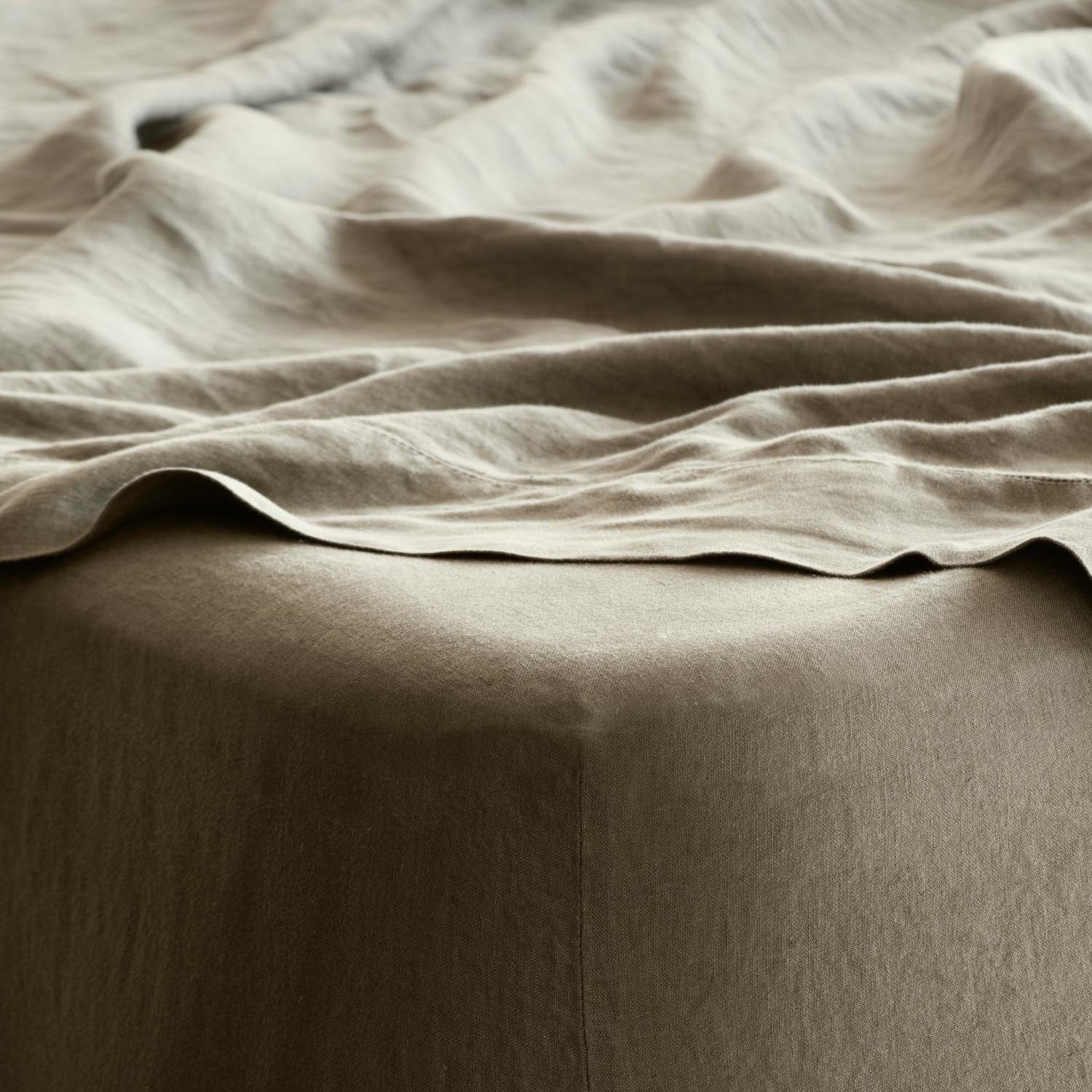 Stonewashed Linen Sheet Set - Image 11